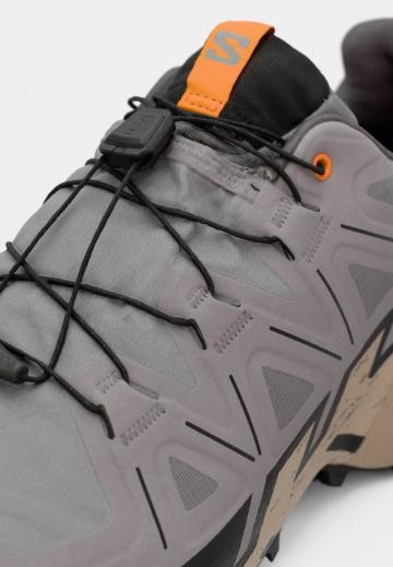 Беговые кроссовки