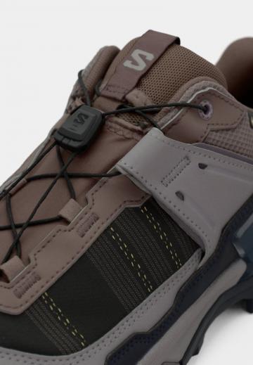 Походные кроссовки