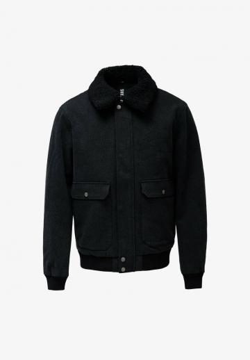 Куртка бомбер