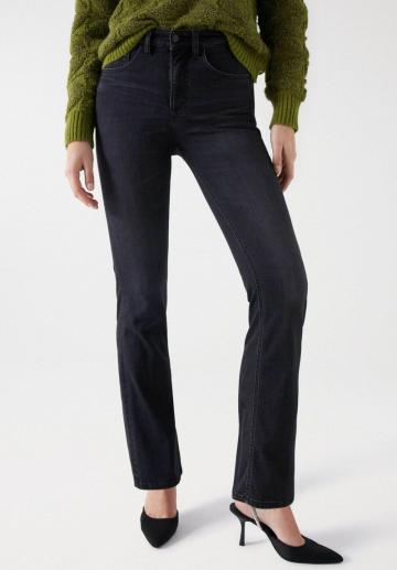 Клешеные брюки