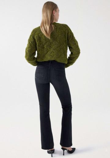 Клешеные брюки