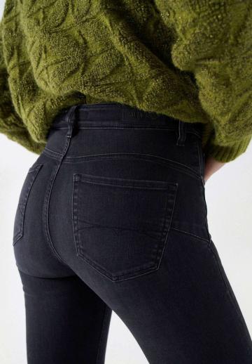 Клешеные брюки