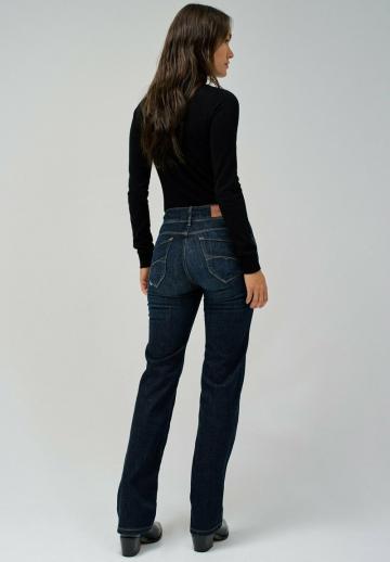 Прямые джинсы