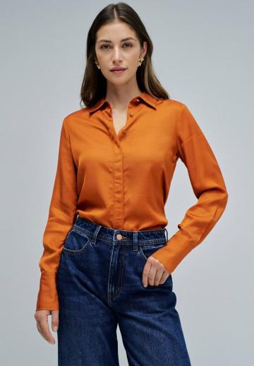 Атласная блузка