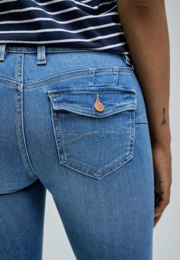 Клешеные брюки