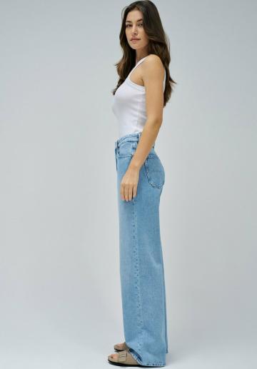 Клешеные джинсы