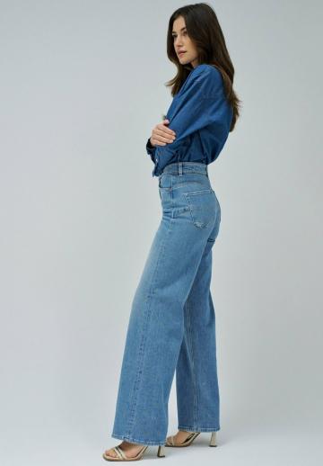 Свободные джинсы
