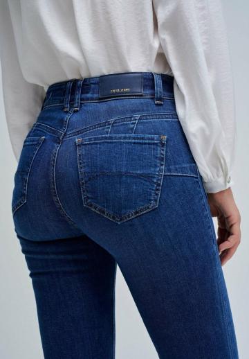 Клешеные брюки