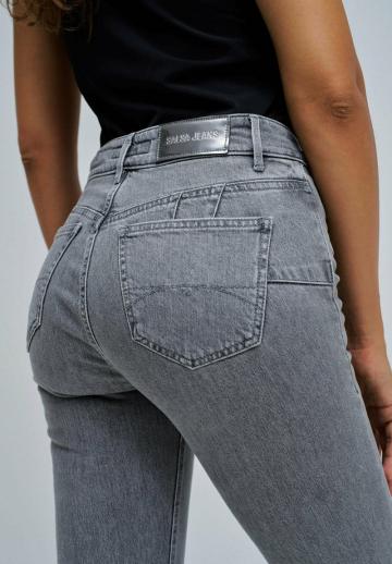 Клешеные брюки