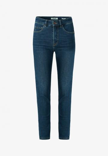 Узкие джинсы