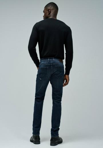 Узкие джинсы