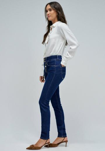Узкие джинсы
