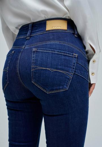 Узкие джинсы