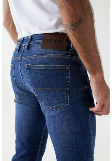 Узкие джинсы