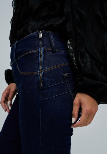 Клешеные брюки