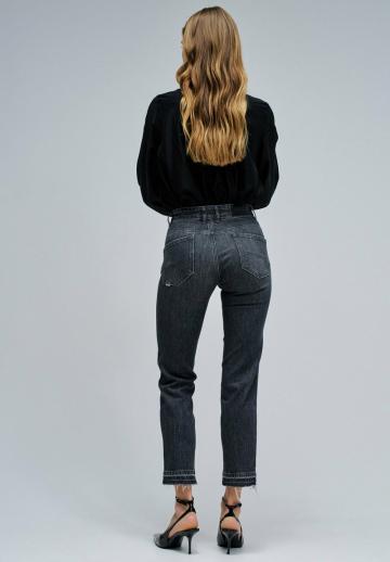 Короткие джинсы