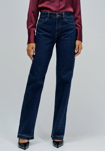 Прямые джинсы