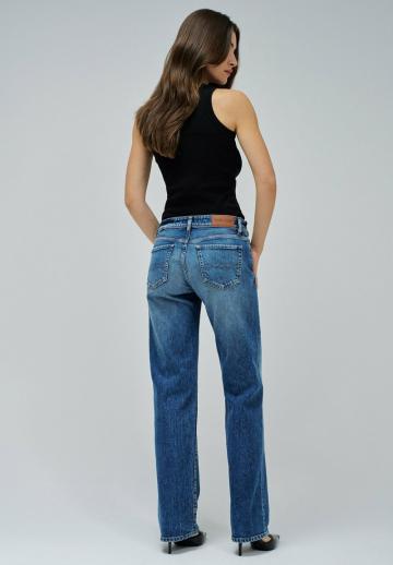 Прямые джинсы