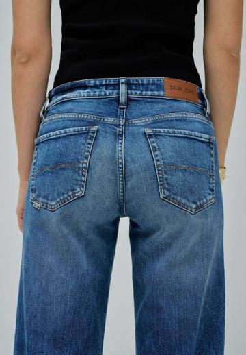 Прямые джинсы