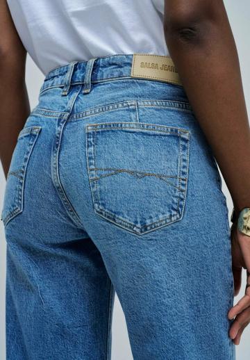 Прямые джинсы