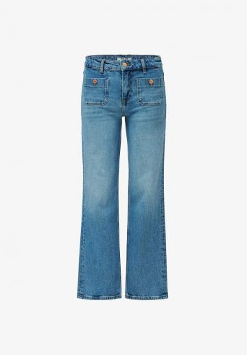 Прямые джинсы