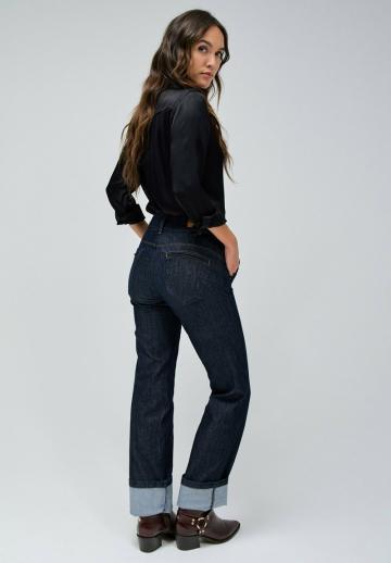 Прямые джинсы