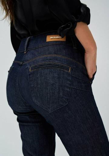Прямые джинсы