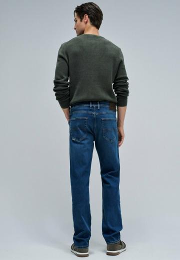 Прямые джинсы