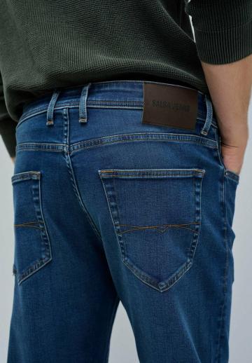 Прямые джинсы