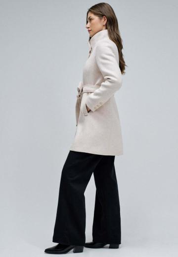 Короткое пальто