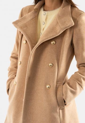 Короткое пальто