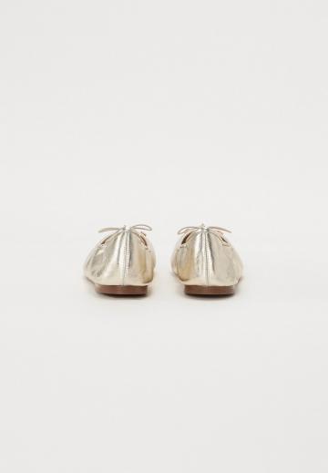 Гандбольные кроссовки