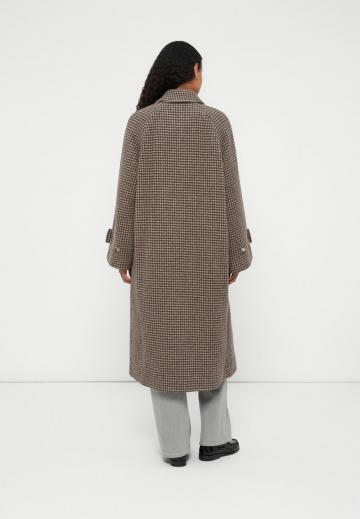 Шерстяное пальто