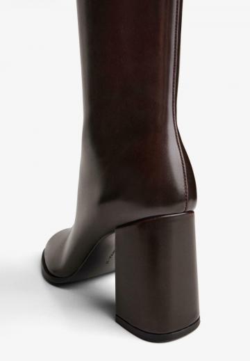 Высокие сапоги