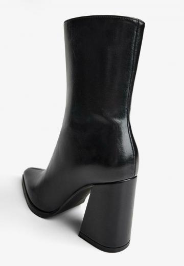 Высокие сапоги