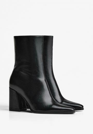 Высокие сапоги