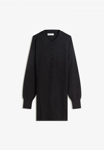 Вязаное платье