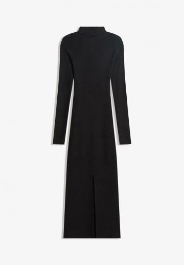 Вязаное платье