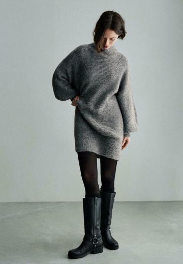 Вязаное платье