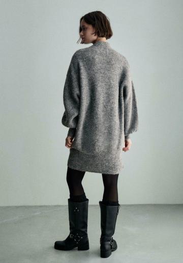 Вязаное платье