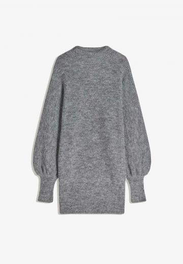 Вязаное платье