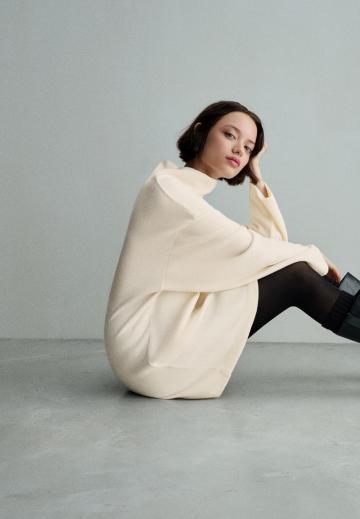 Вязаное платье