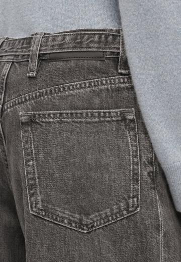 Короткие джинсы