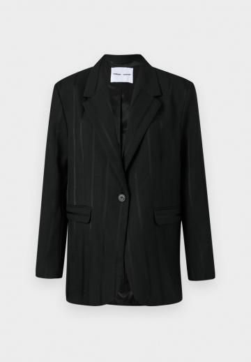 Длинный блейзер