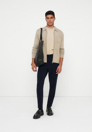 Вязаная кофта