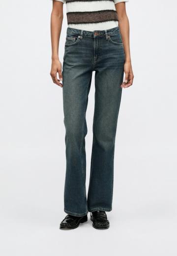 Клешеные джинсы