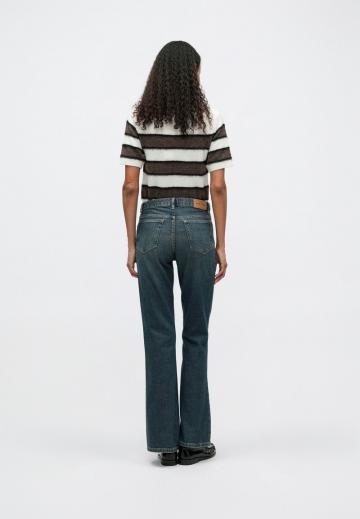 Клешеные джинсы