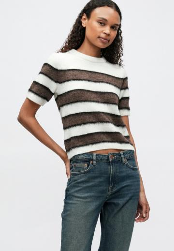 Клешеные джинсы