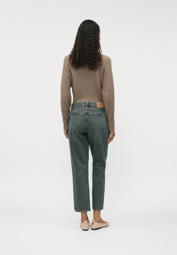 Короткие джинсы