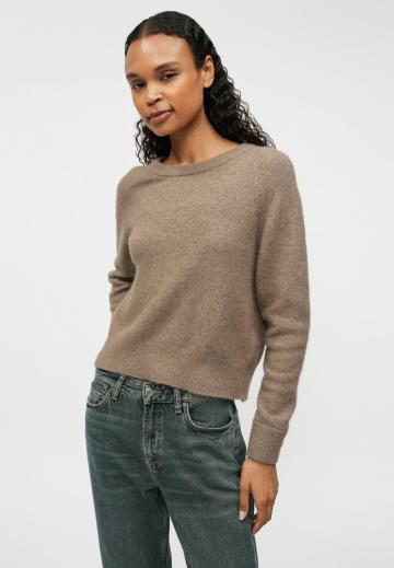 Короткие джинсы